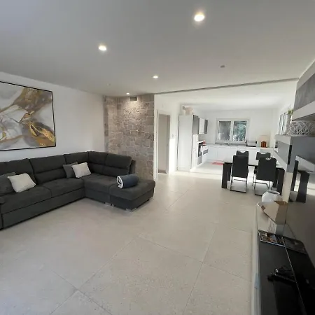 La Petite Maison *